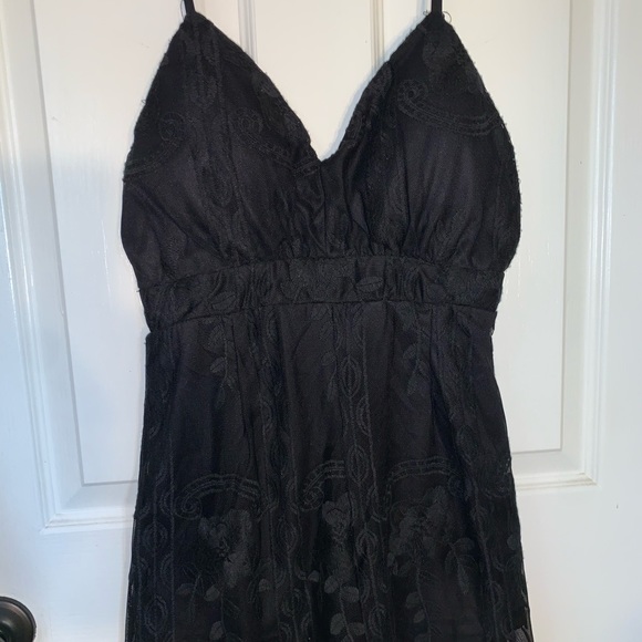 Black romper - Picture 2 of 4